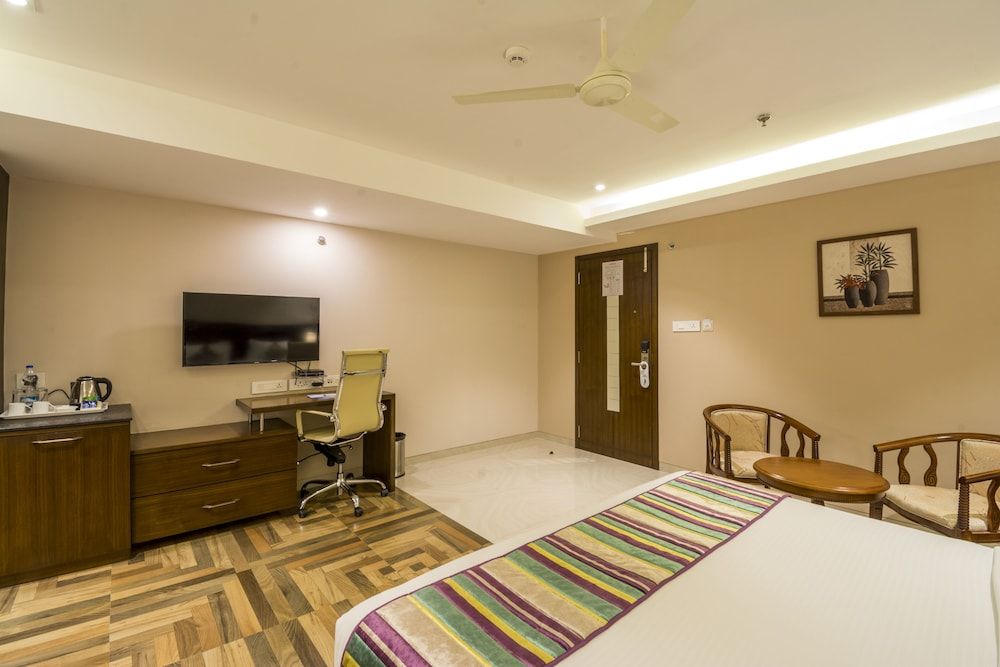 The Capital Hotel Deluxe Room 21