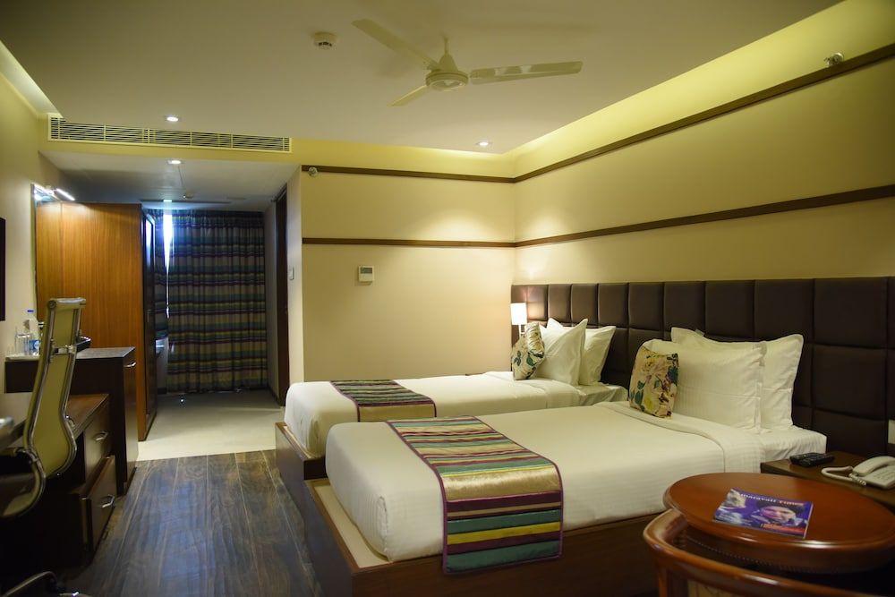 The Capital Hotel Deluxe Room 11