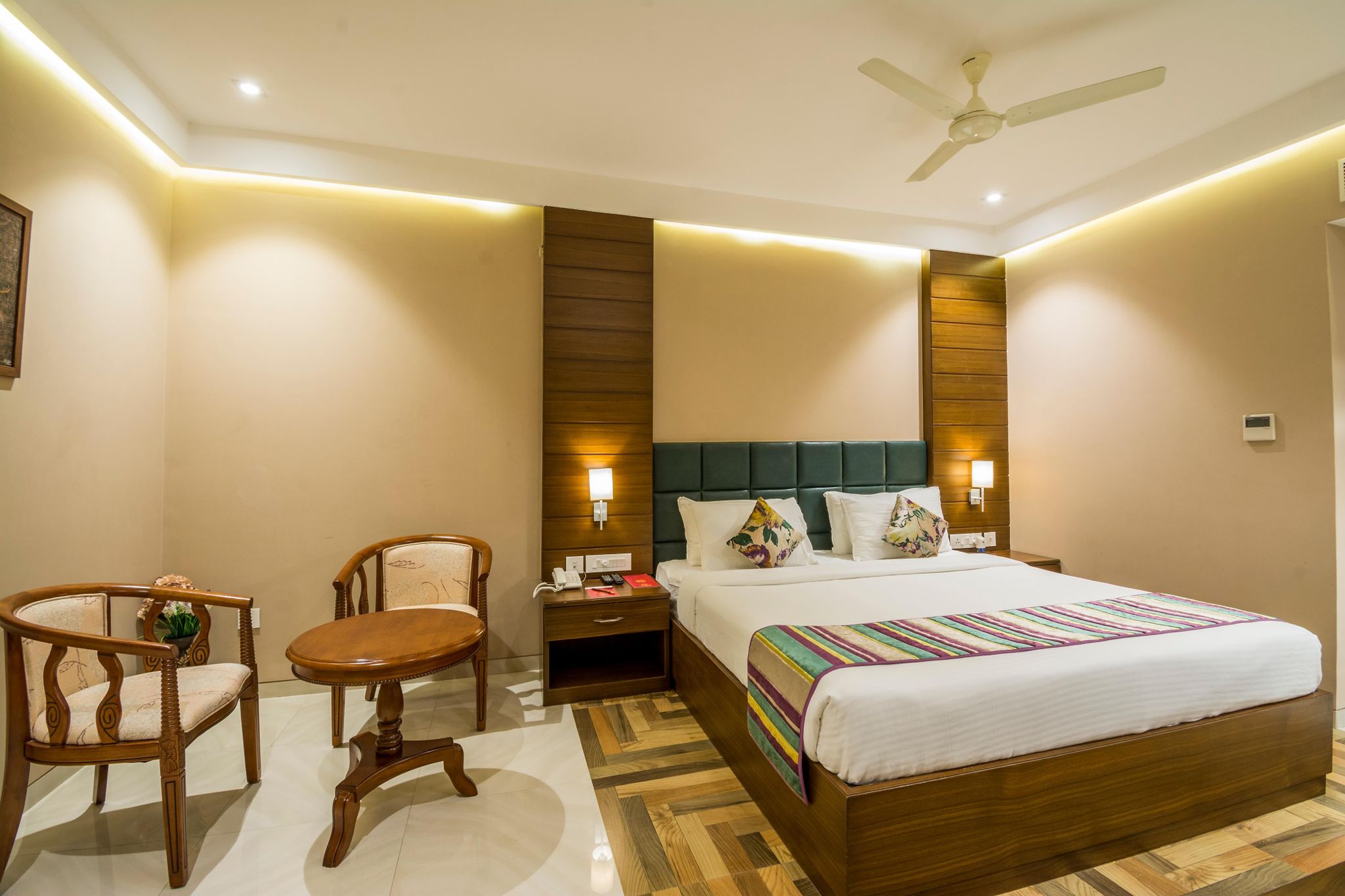 The Capital Hotel Deluxe Room 6