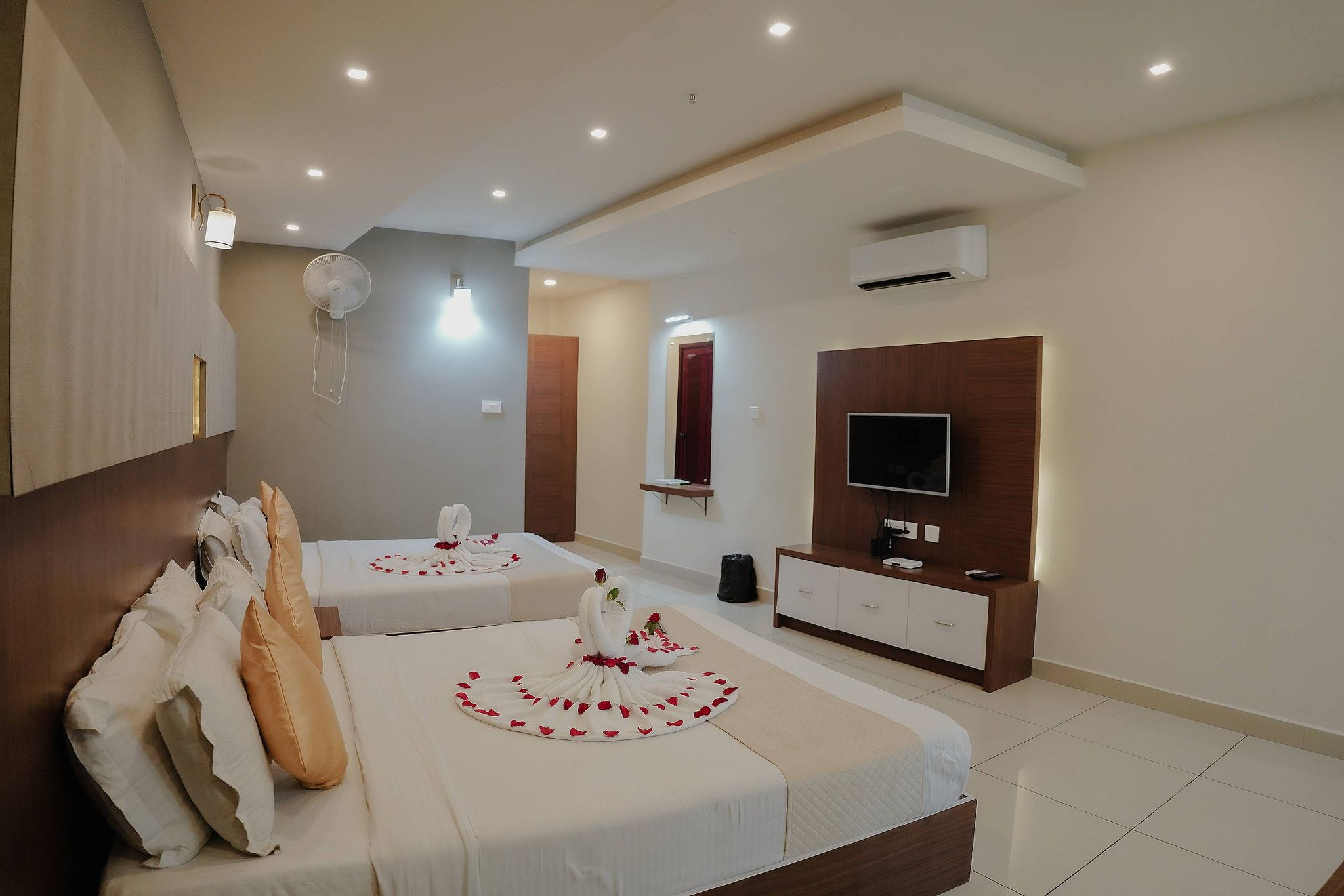 Wayanad Royal Crown Deluxe Room Non AC 3