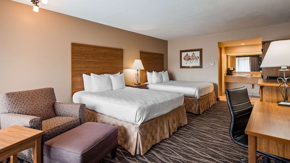 Standard Room, 2 Queen Beds, Accessible, Bathtub
