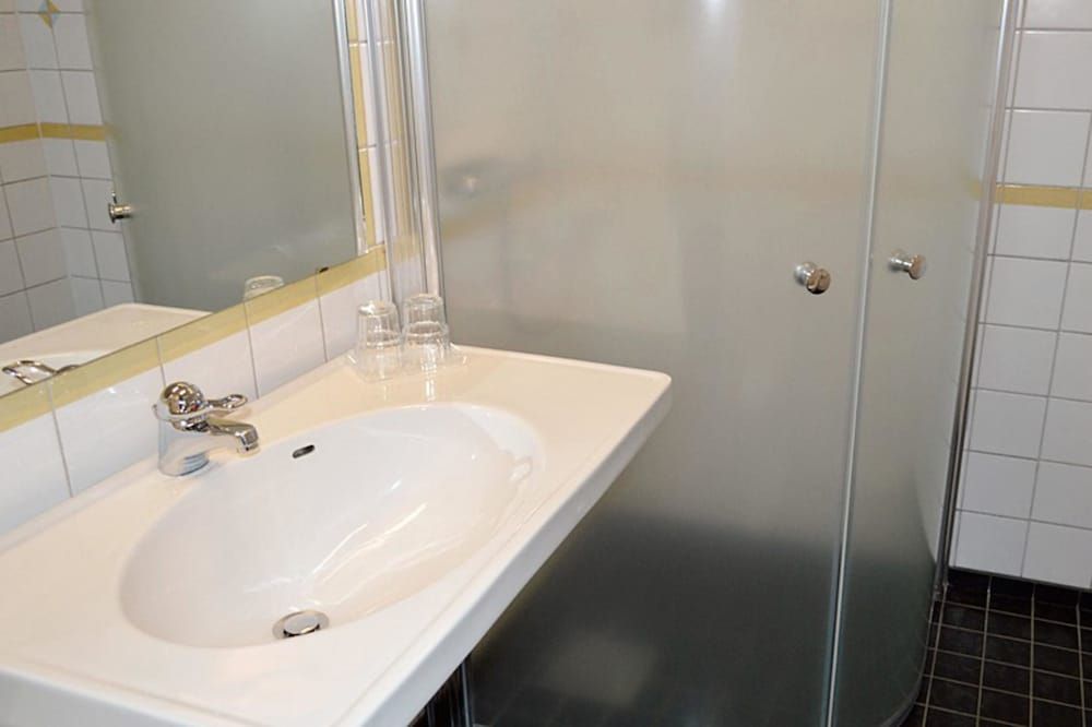 Quality Hotel Galaxen Double Room (Compact Double) 9