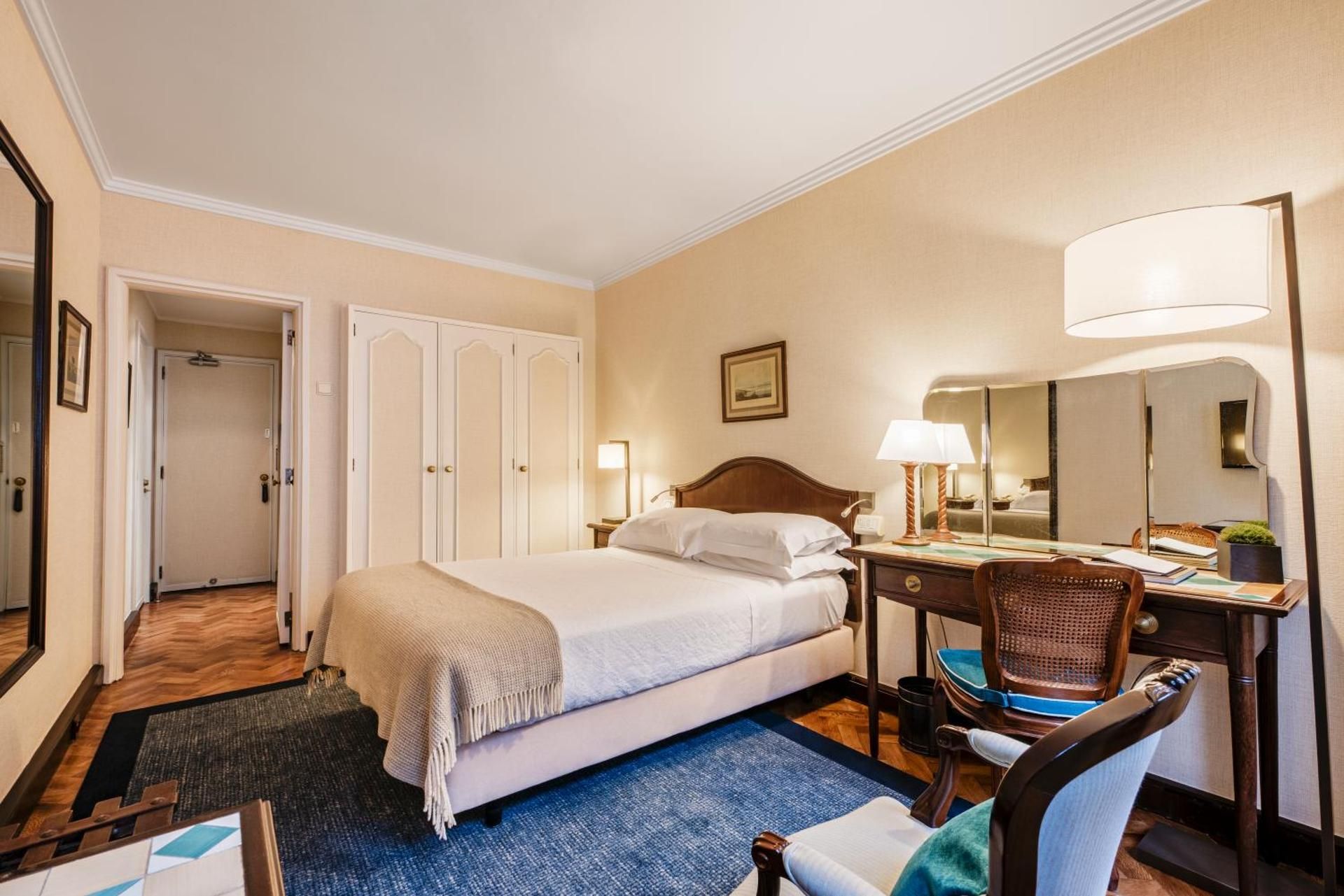 Petite Room
