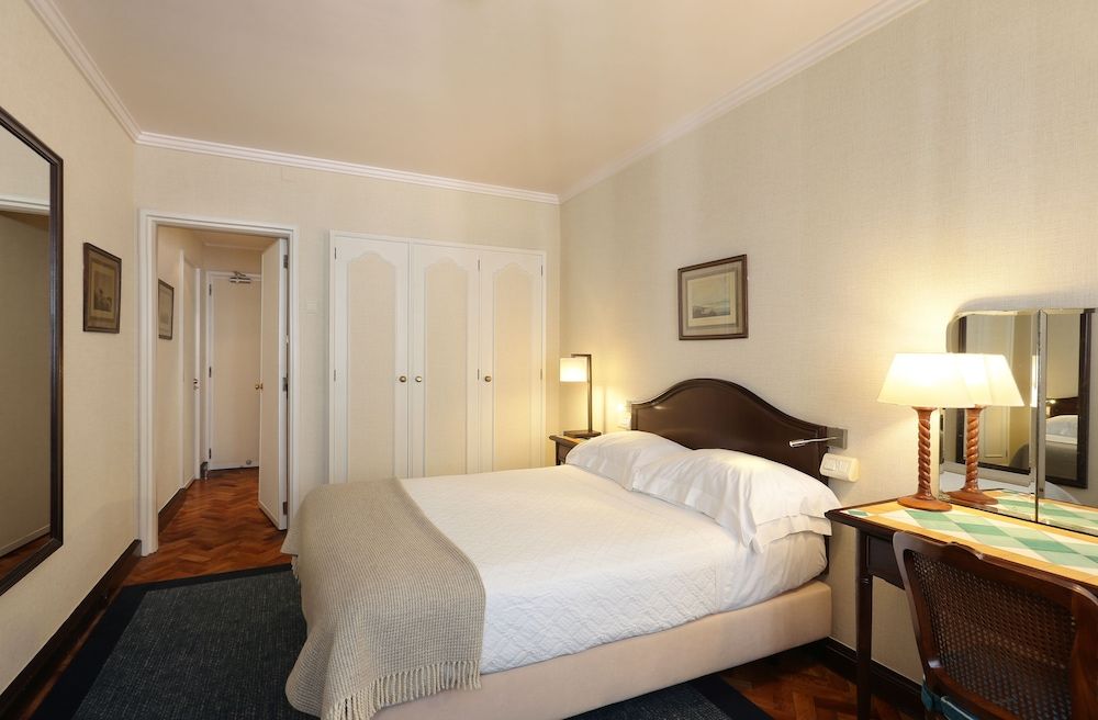 Hotel Lisboa Plaza, a Lisbon Heritage Collection Petite Double Room 5