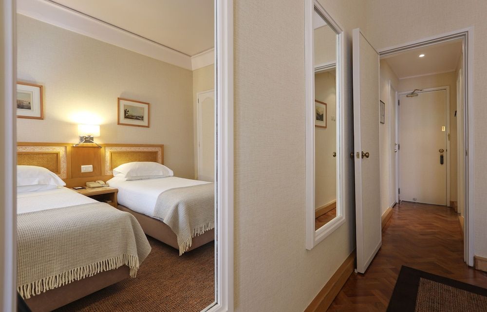 Hotel Lisboa Plaza, a Lisbon Heritage Collection Petite Double Room 9