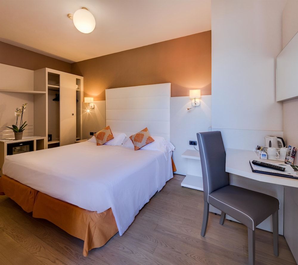 Best Western Regina Elena Standard Room, 1 Queen Bed, Sea View 2