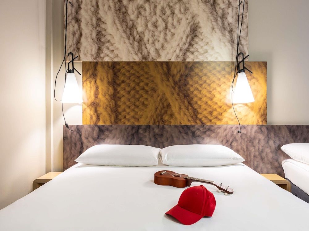 undefined ibis Brussels City Centre 8