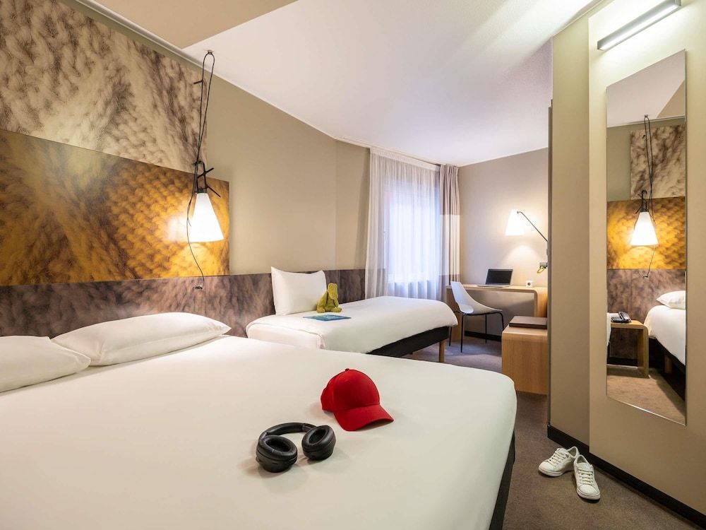 undefined ibis Brussels City Centre 7