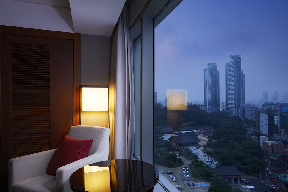 InterContinental Seoul COEX, an IHG Hotel Classic Room, 1 King Bed (Temple View High Floor) 7