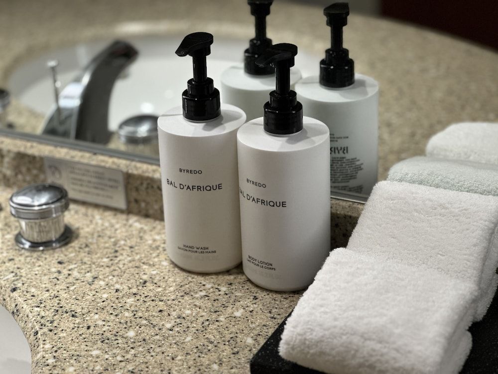 InterContinental Seoul COEX, an IHG Hotel Classic Room, 1 King Bed, Business Lounge Access 7