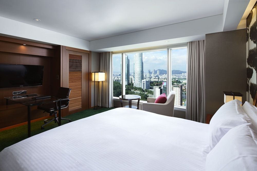 InterContinental Seoul COEX, an IHG Hotel Classic Room, 1 King Bed, Business Lounge Access