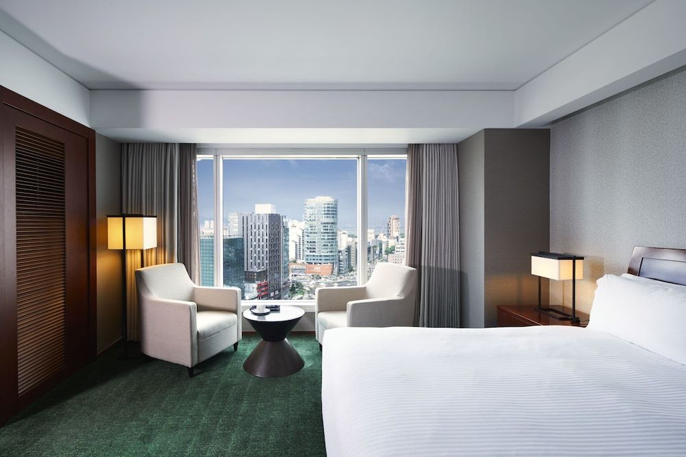 InterContinental Seoul COEX, an IHG Hotel Classic Room, 1 King Bed, Business Lounge Access 5