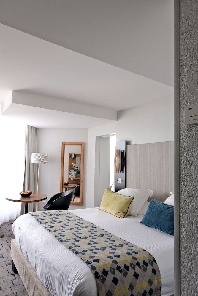 Classic Double Room, Garden View