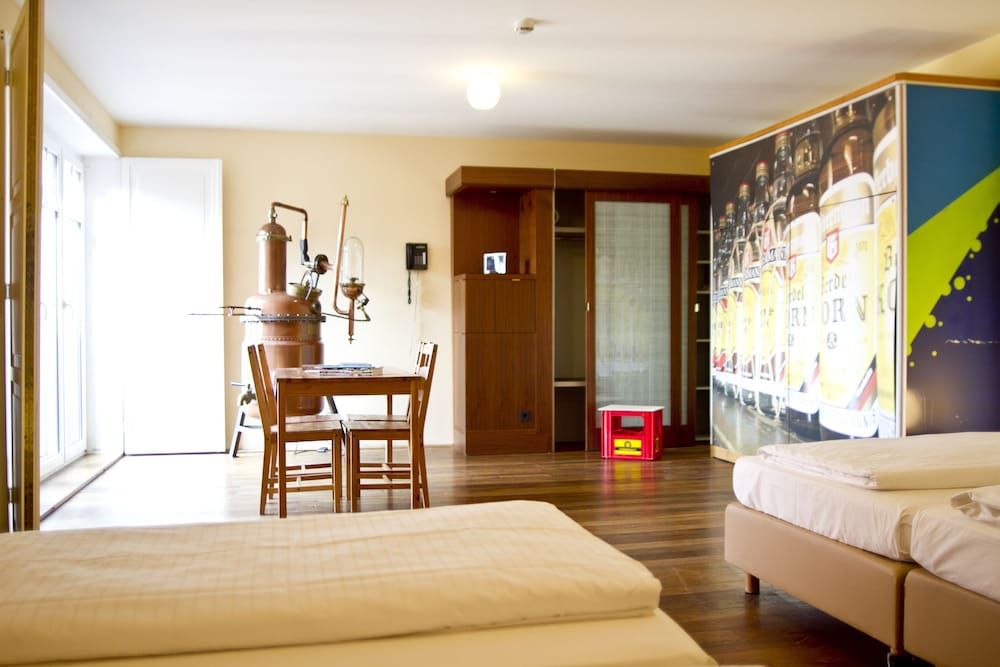 Room for 5 people
