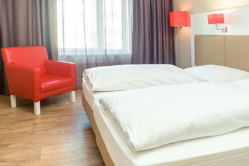 Hotel Stuttgart Sindelfingen City by Tulip Inn Standard Room, 2 Twin Beds, Bathtub