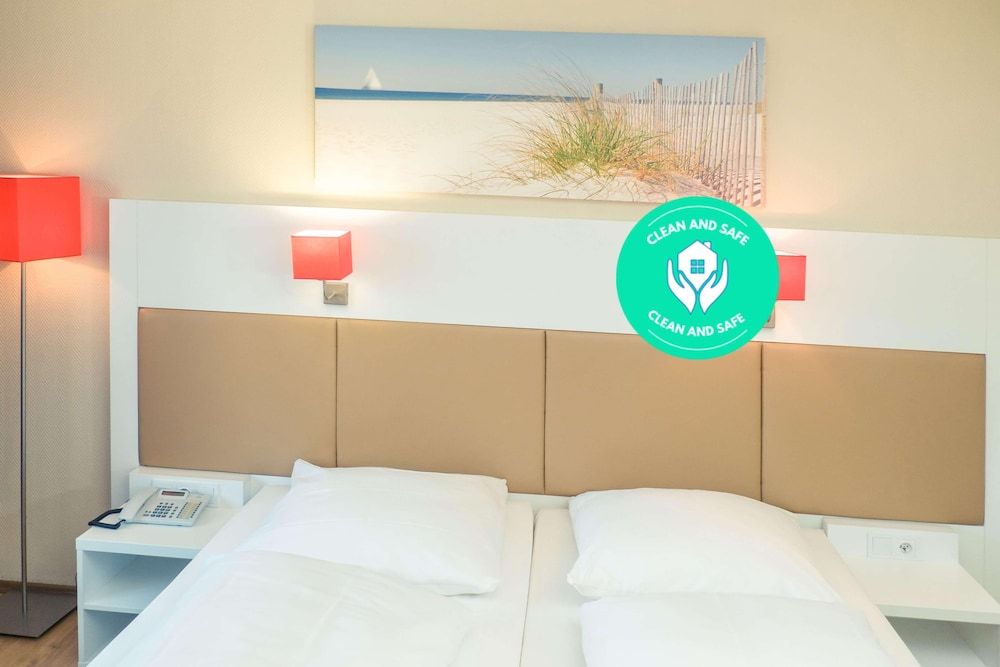 Hotel Stuttgart Sindelfingen City by Tulip Inn Standard Room, 1 Double Bed, Bathtub 4