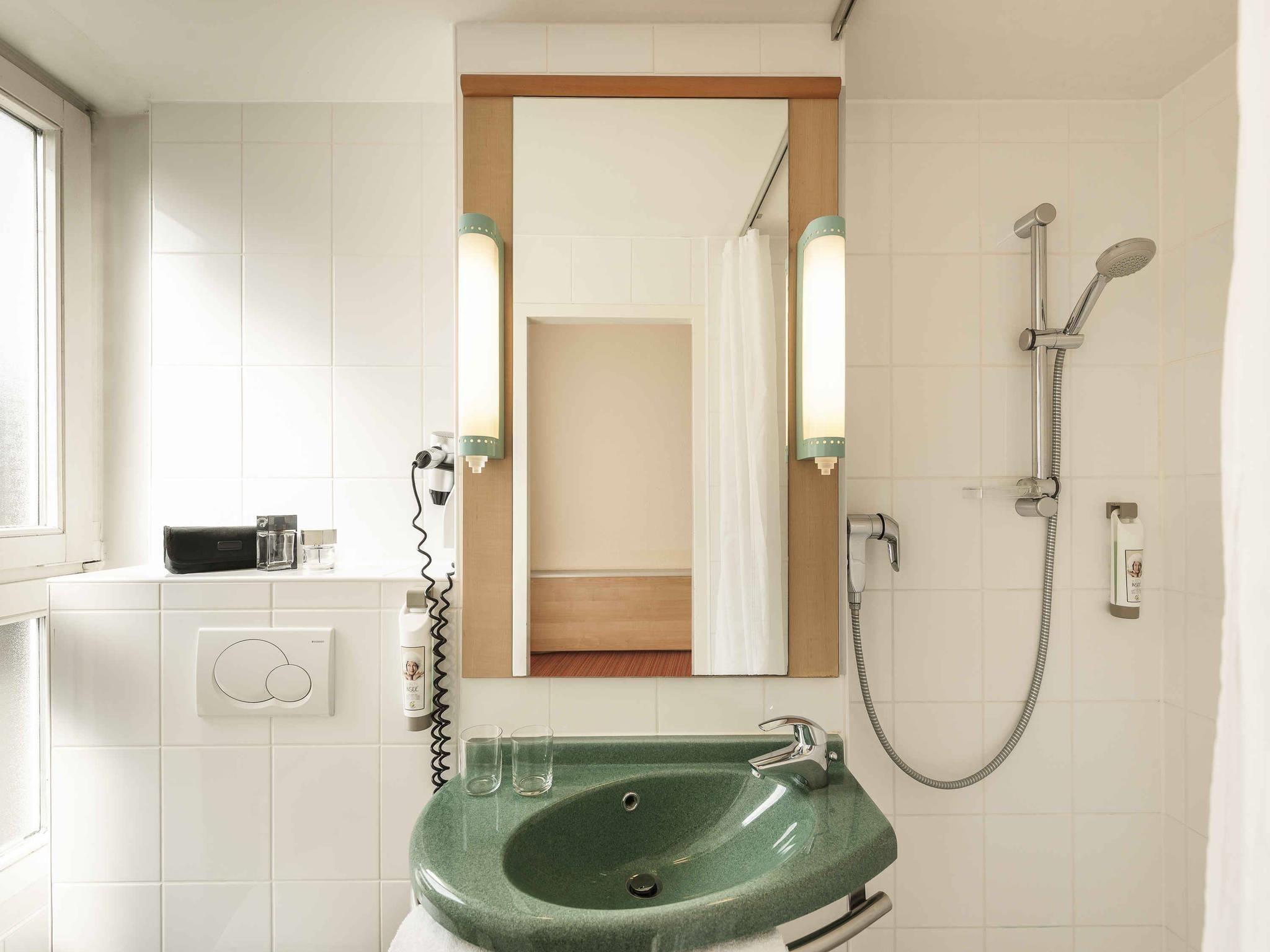 ibis Bamberg Altstadt Standard Room with 1 King Size bed 3