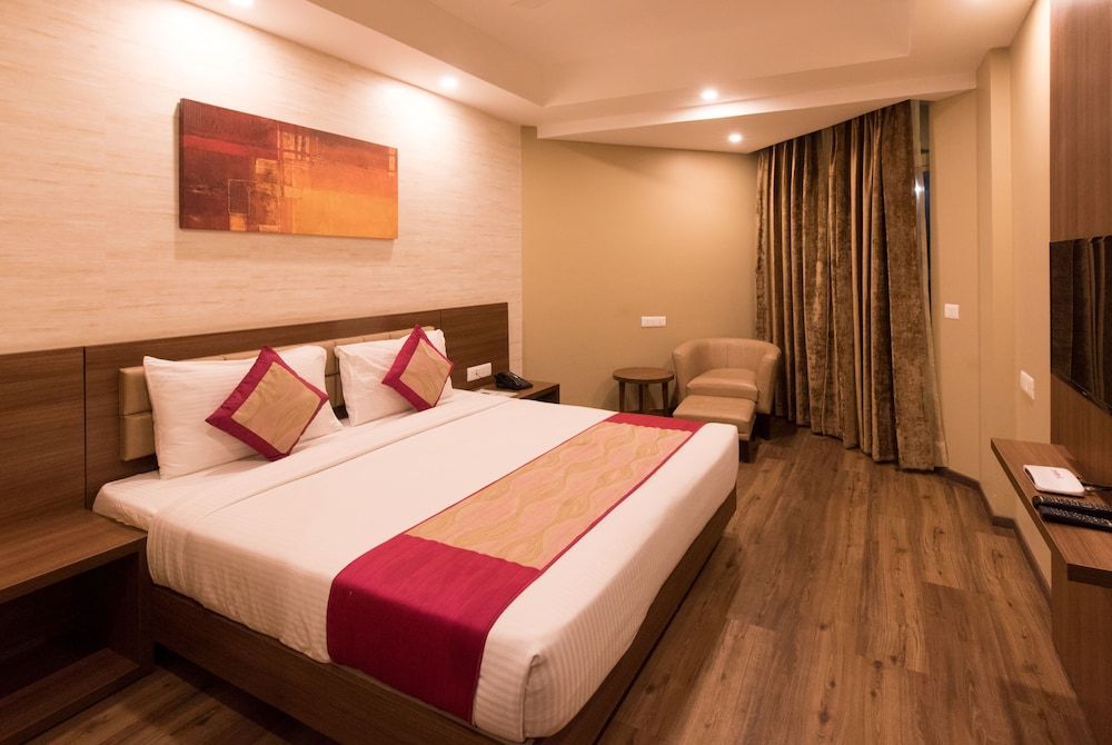 Le Roi Digha Deluxe Room ( Jungle View )