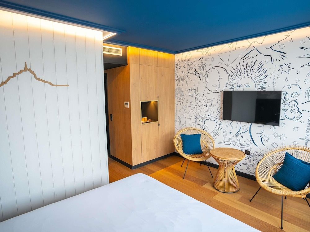 undefined Mercure Mont Saint Michel 3