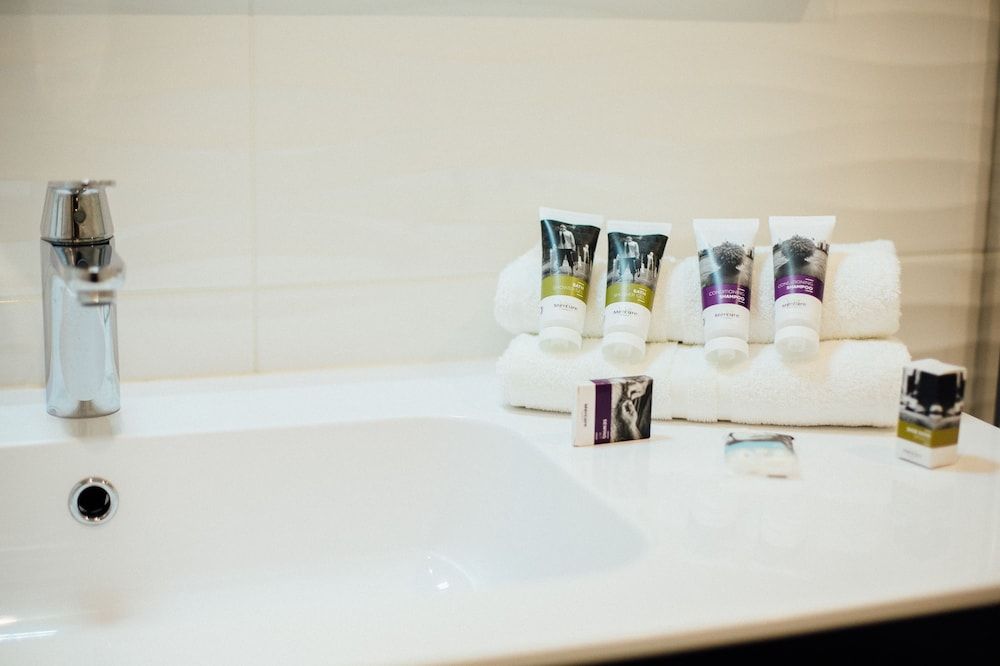 Mercure Mont Saint Michel Standard Room, 2 Twin Beds 8