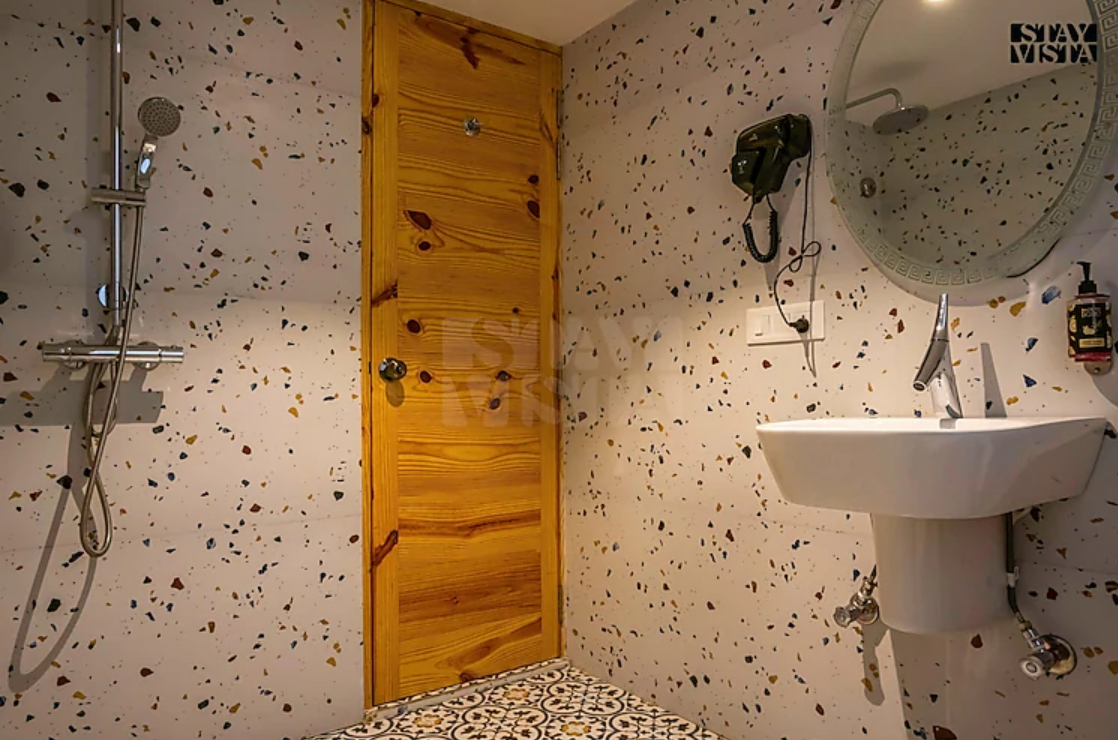 Pine Cottage (By The River)