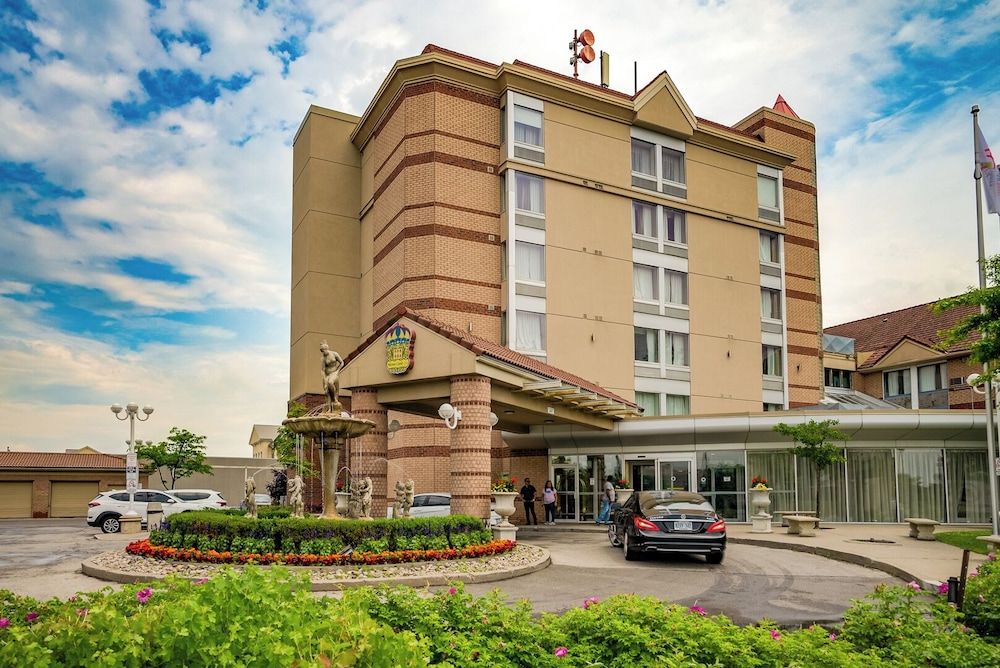 undefined Monte Carlo Inn Airport Suites 2