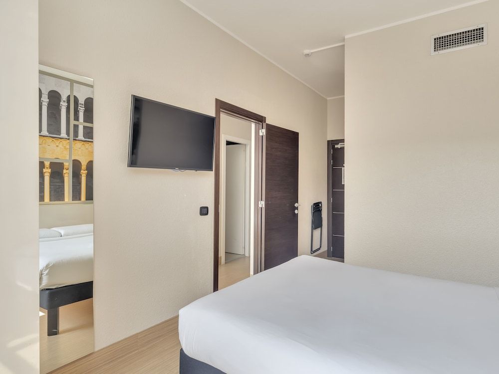 B&B Hotel Cremona Standard Double Room, Non Smoking 6