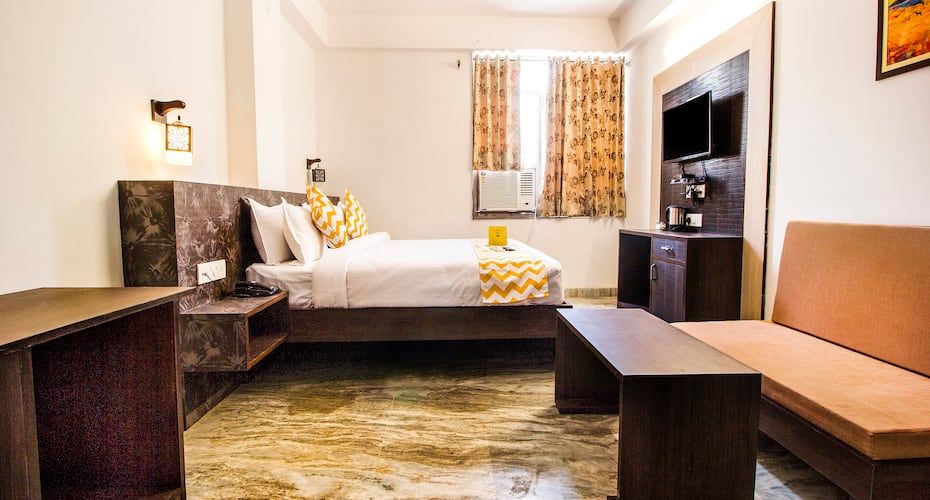 Hotel Luxurs