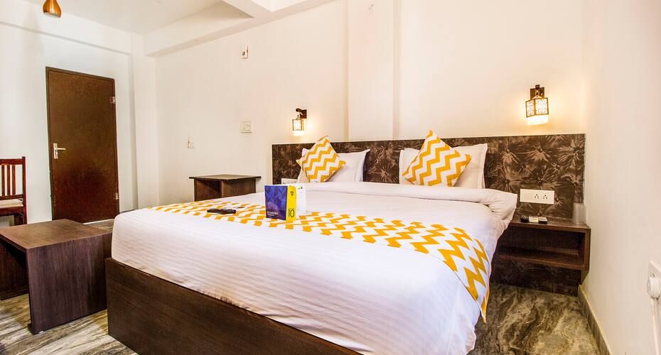 Hotel Luxurs