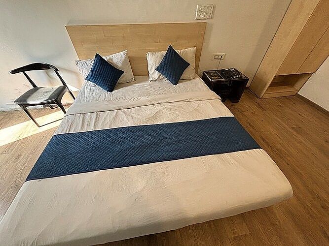 Hotel Luxurs Deluxe Room 2