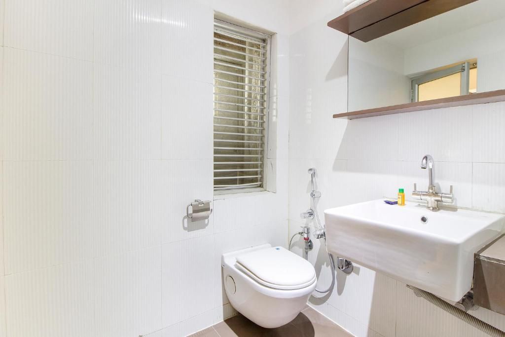 FabHotel Kalyan Deluxe Double Room 5