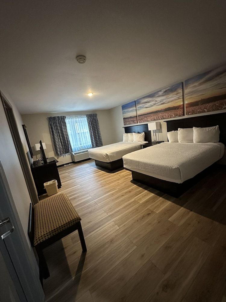 Suite, 2 Queen Beds, Non Smoking (1 Bedroom)
