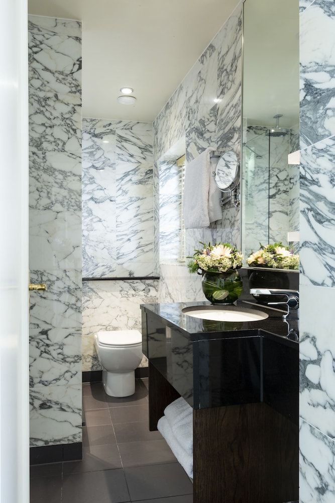 The Kensington Hotel Room (Cosy) 6