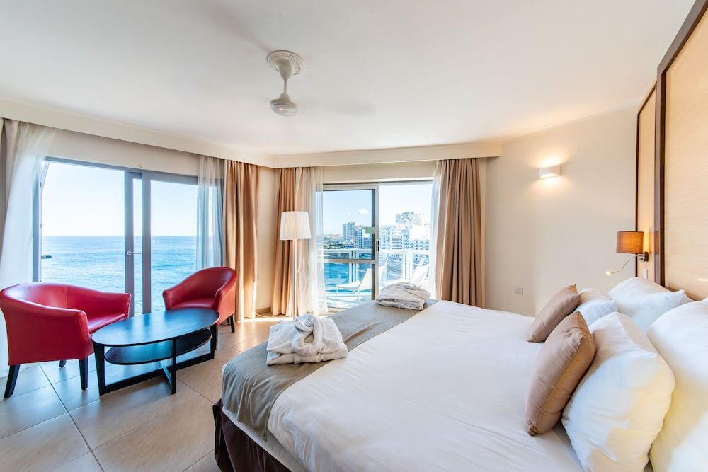 The Preluna Hotel Junior Suite, Sea View 4