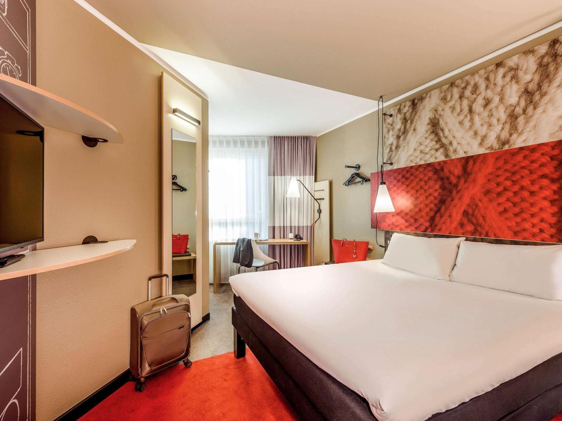 Room with 1 double bed