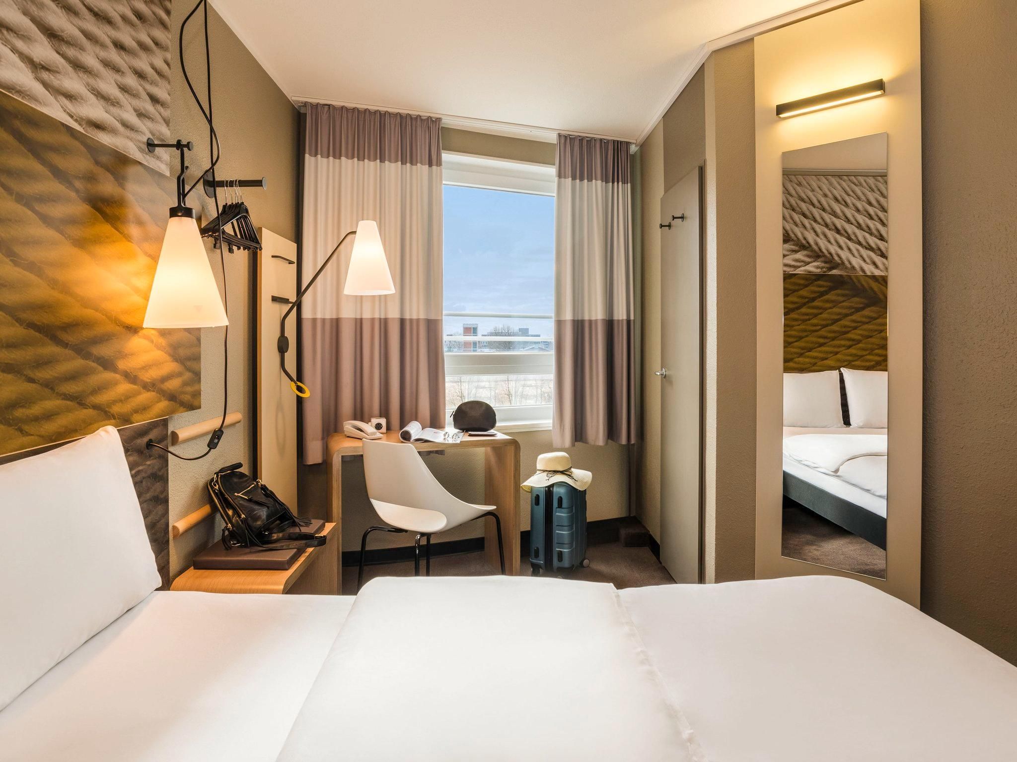 2 Single Beds, No Smoking