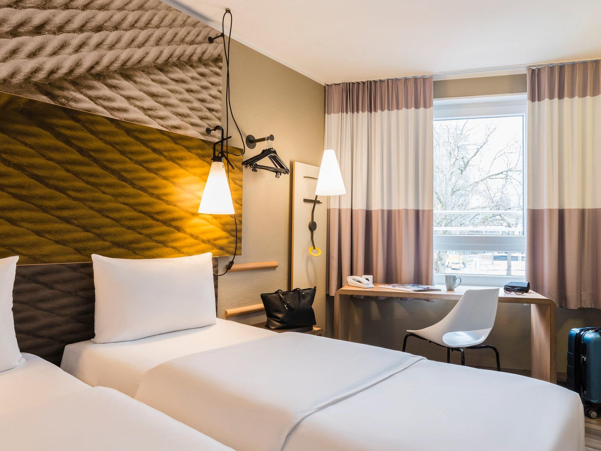 2 Single Beds, No Smoking