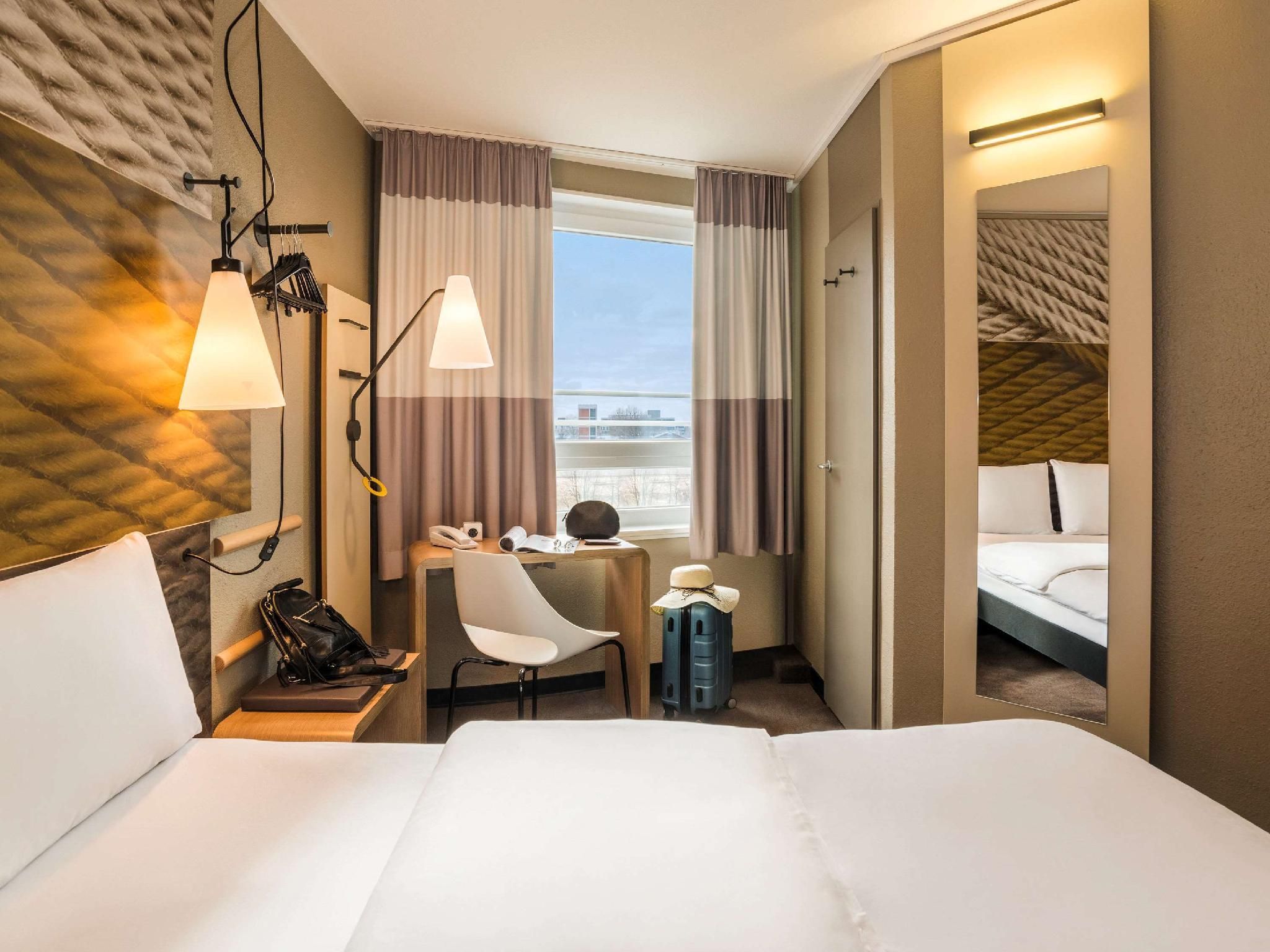 Room with 1 double bed