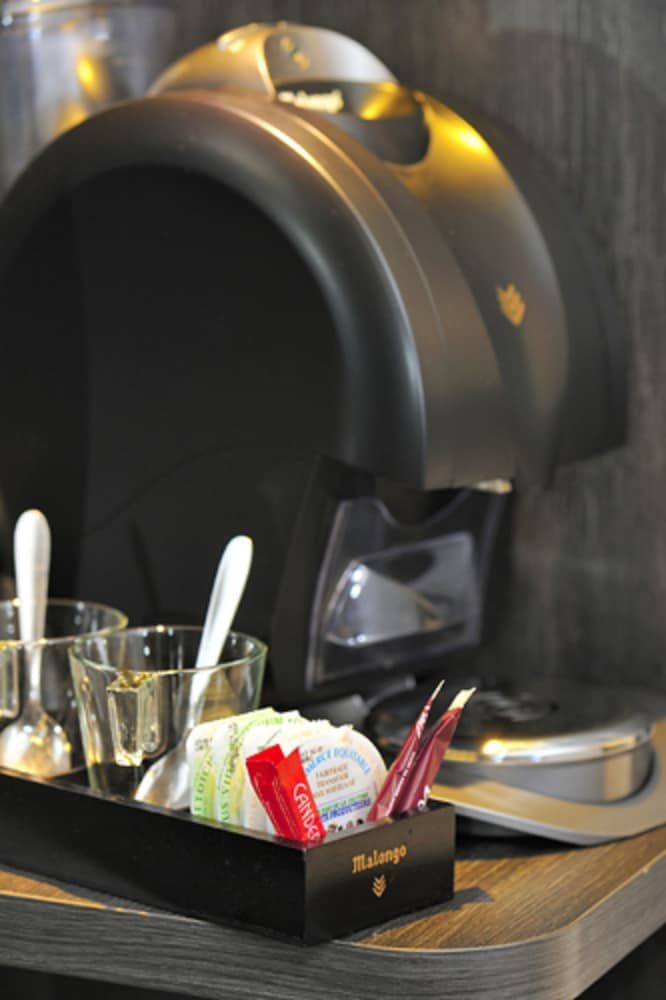 Best Western Plus Palais Des Congres Standard Room, 2 Twin Beds 4