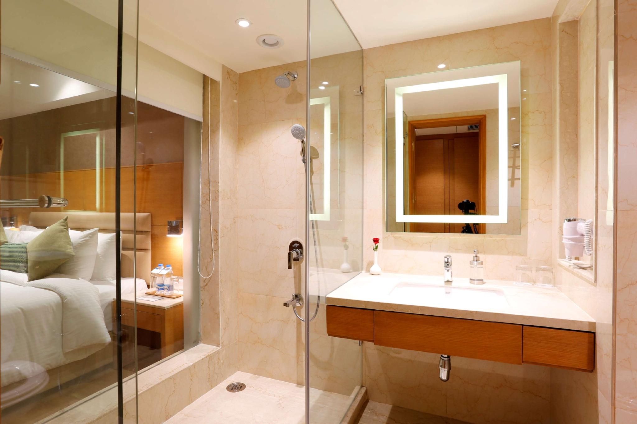 Junior Suite - 1 King Bed 38SQM Living Area Balcony