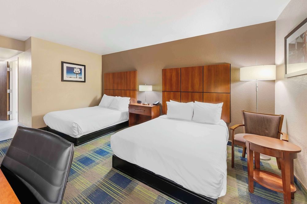 Best Western Plus Heritage Inn Ontario Rancho Cucamonga Standard Room, 2 Queen Beds, Accessible, Non Smoking 3