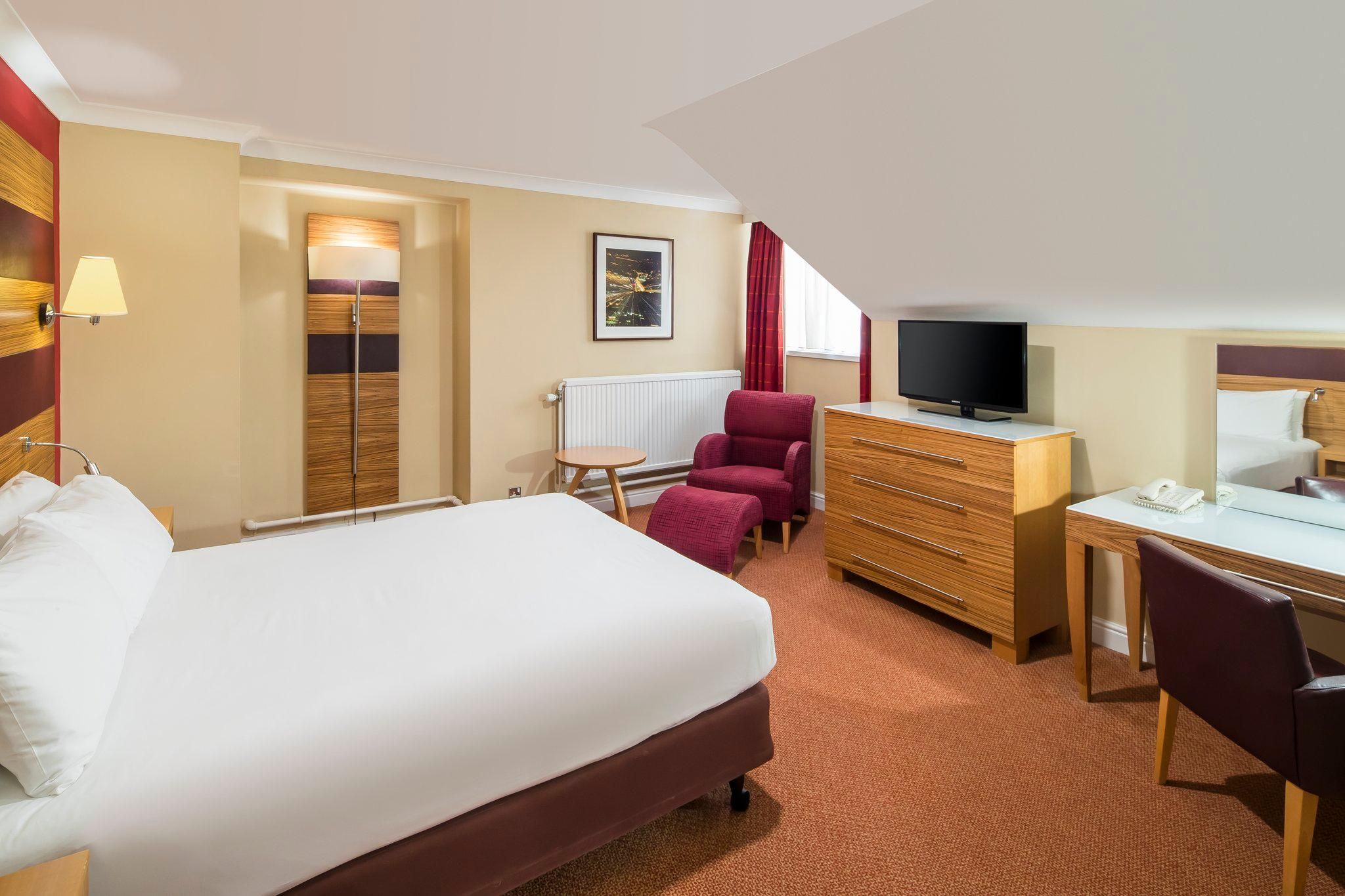 1 Queen Bed Premium with a view