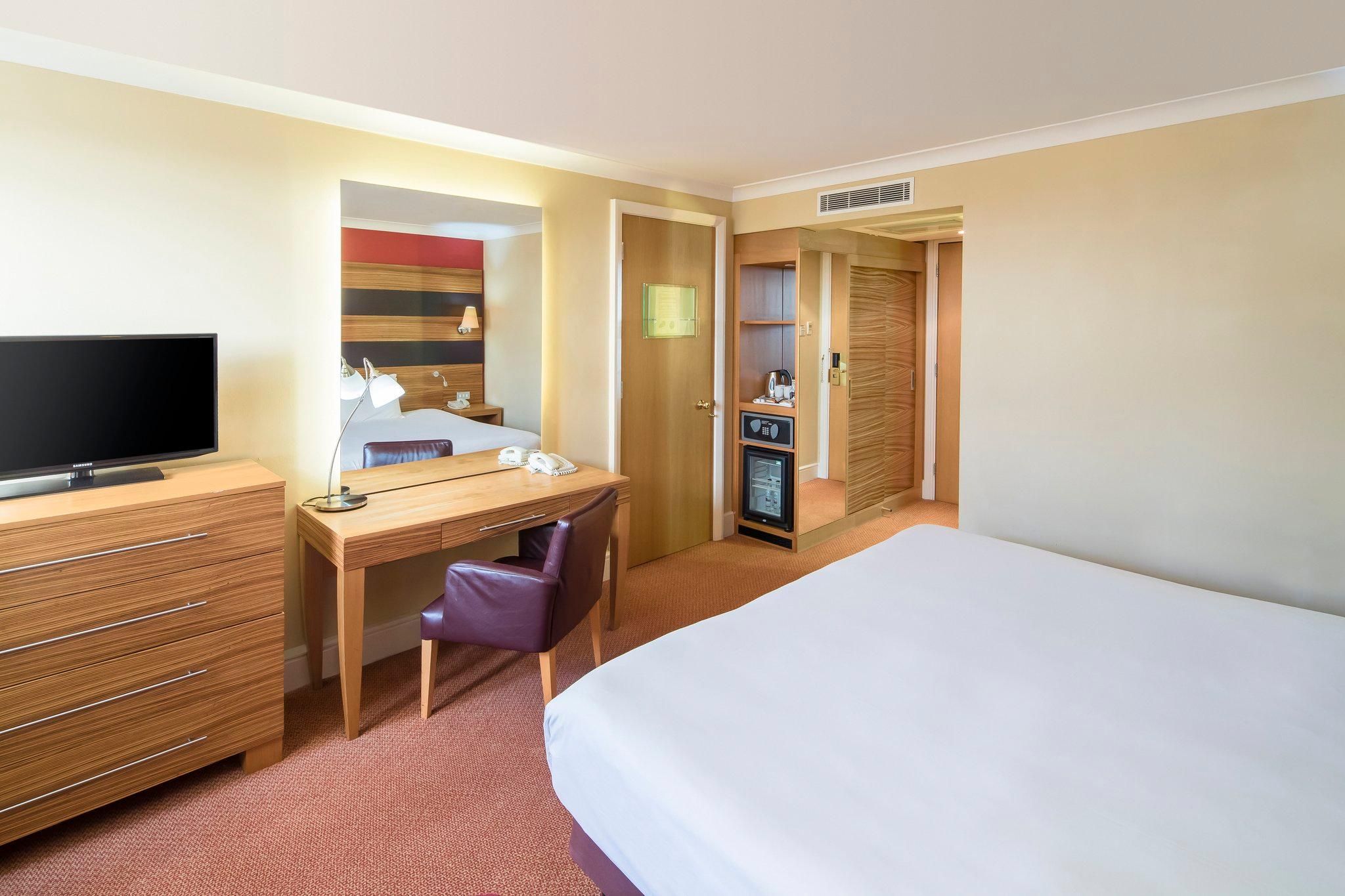 1 Queen Bed Premium with a view