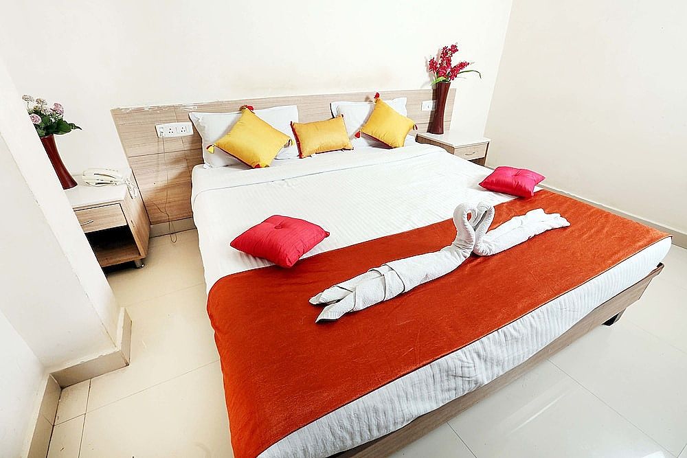 Alegria Regency Deluxe Double Room, 1 Double Bed, City View 3