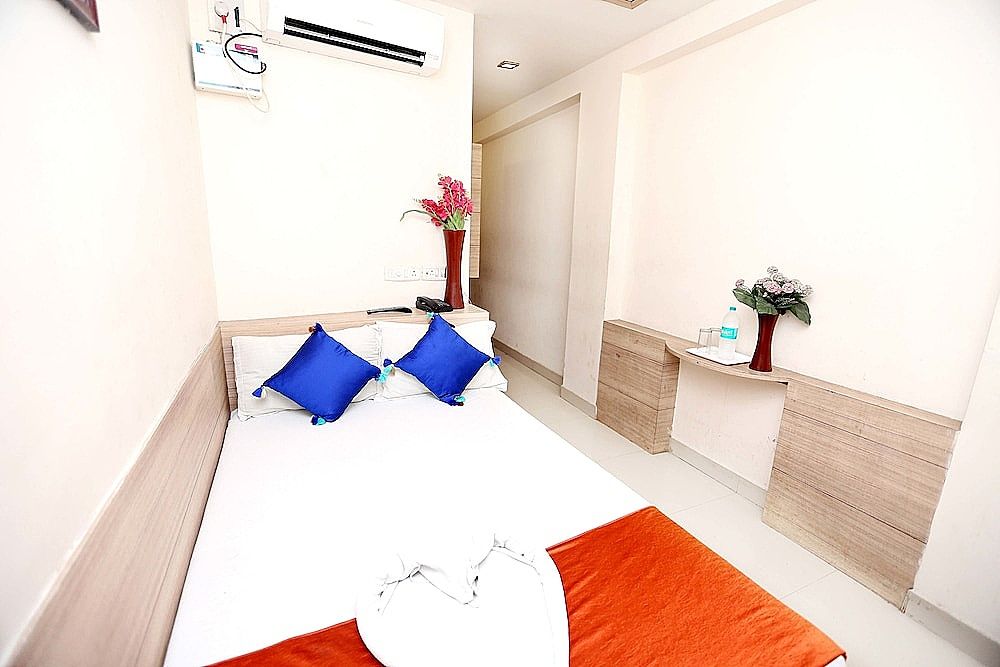 Alegria Regency Deluxe Double Room, 1 Double Bed, City View 9