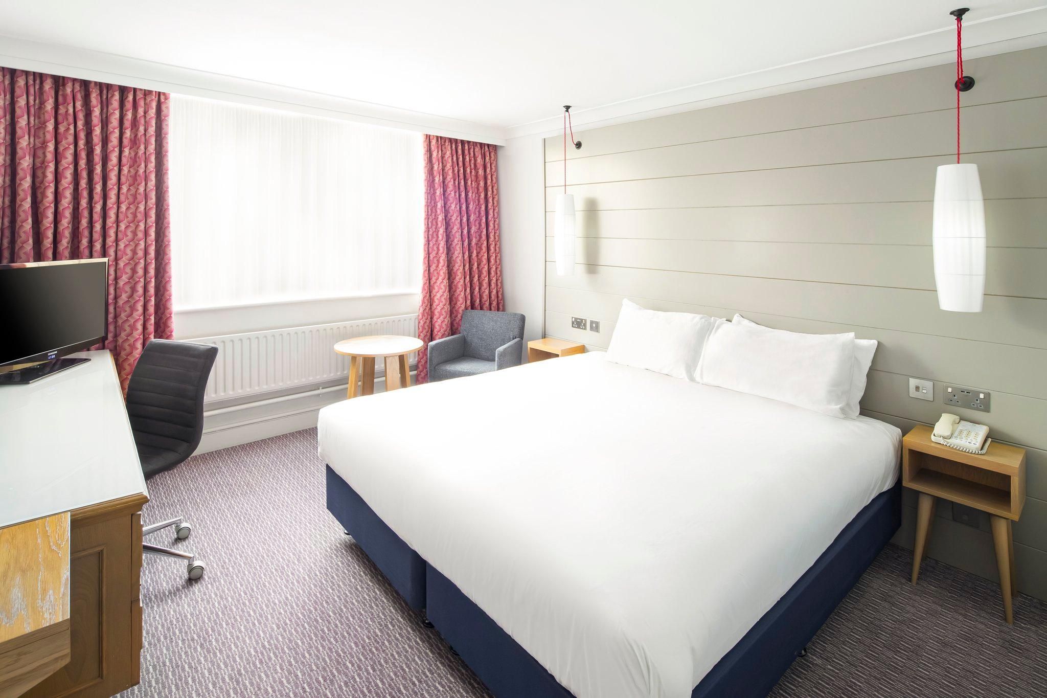 1 Super King Bed Standard With Minibar