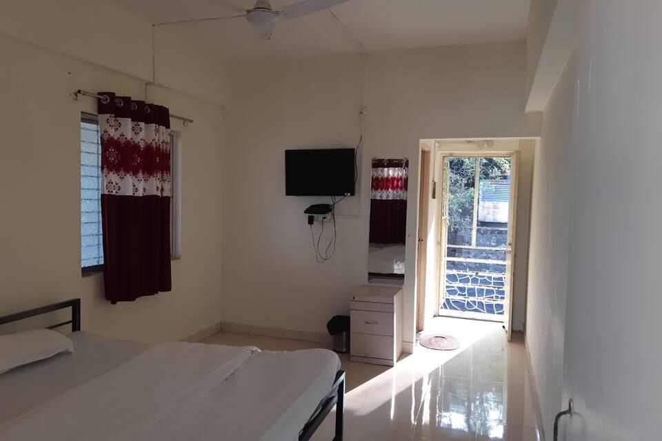 Deluxe Double Non AC Room