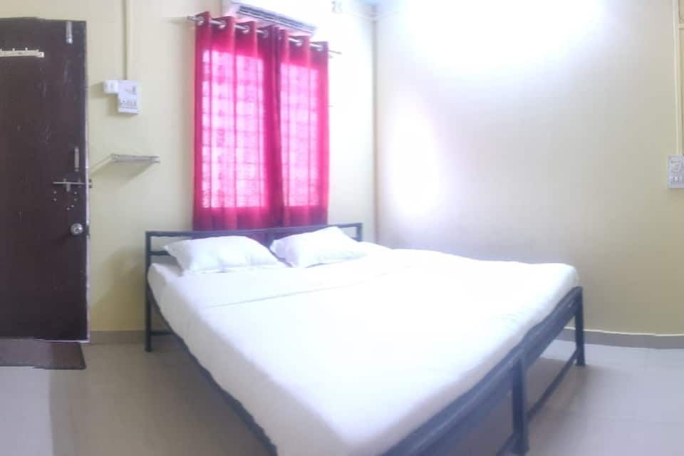 Compact Double AC Room