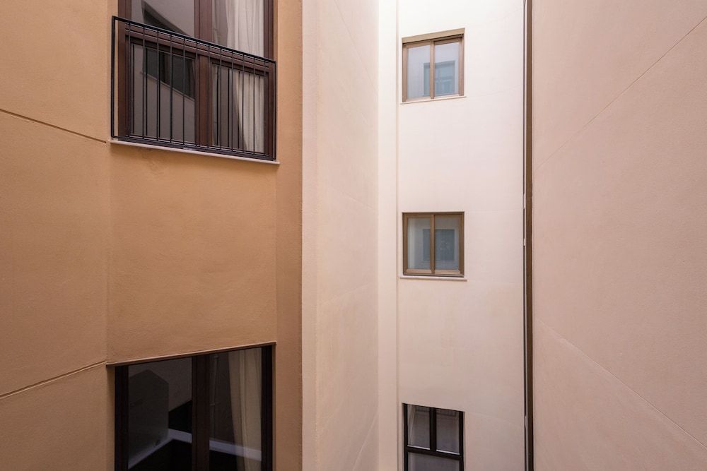 undefined Gran Hotel Barcino 5