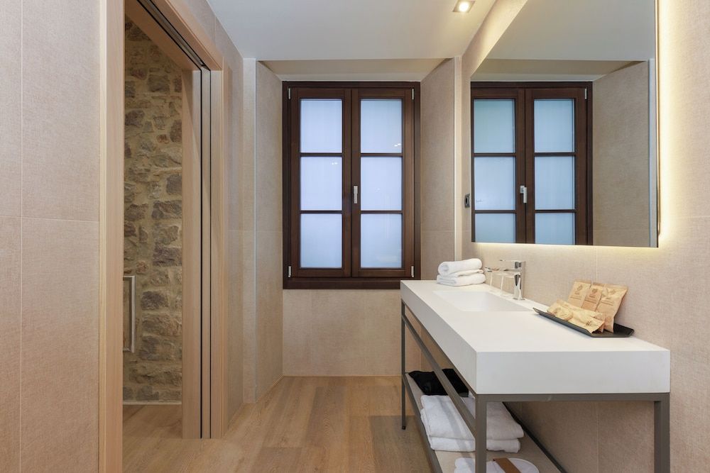 undefined Gran Hotel Barcino 10